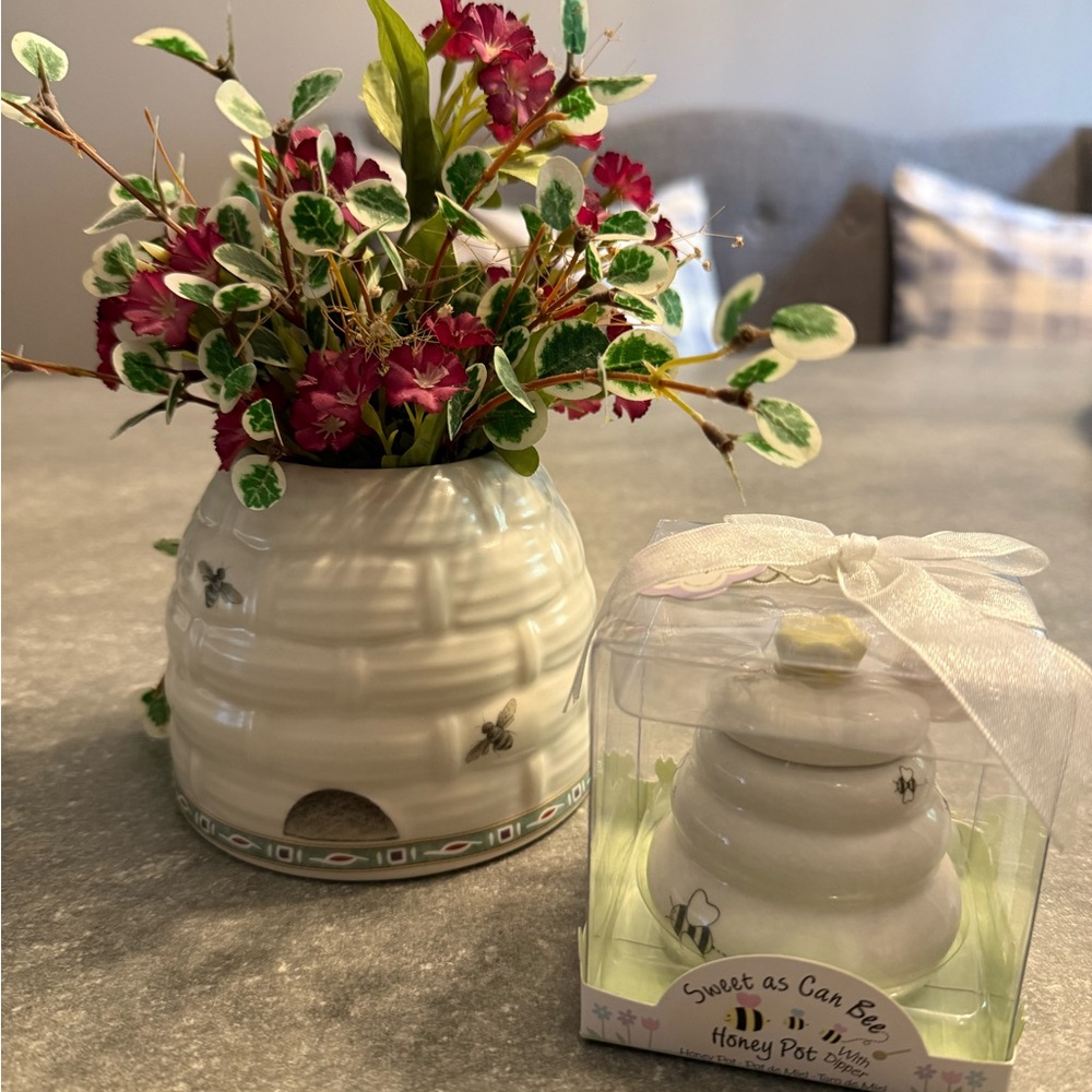 Bee-themed Pfaltzgraff faux plant /vase & NWT honey pot w/ dipper